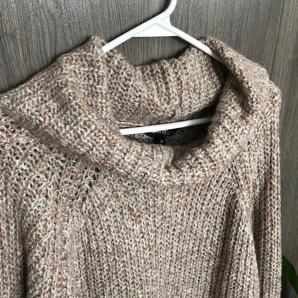 Crocheted Tunic Sweater - Picture 4 of 9